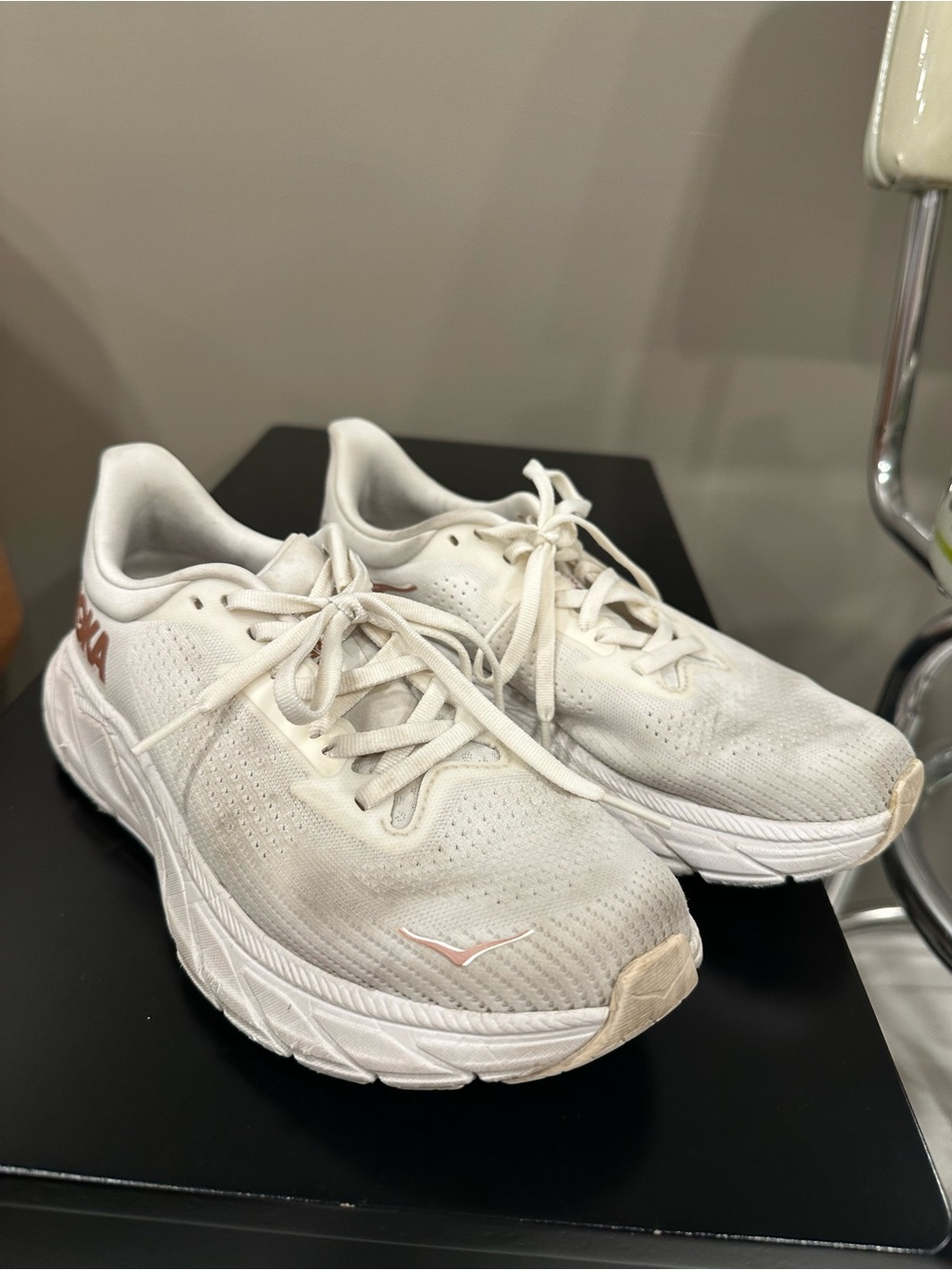 Hoka arahi Women's White Athletic Running Shoes with gold logo
